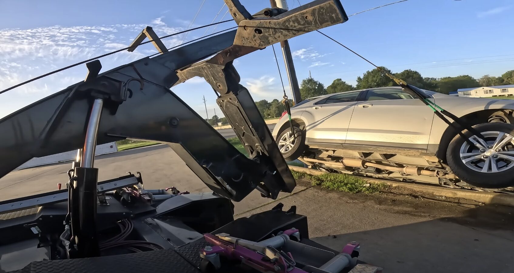 24/7 Emergency Towing in Gilroy, CA Emergency towing service with professional tow truck and operator